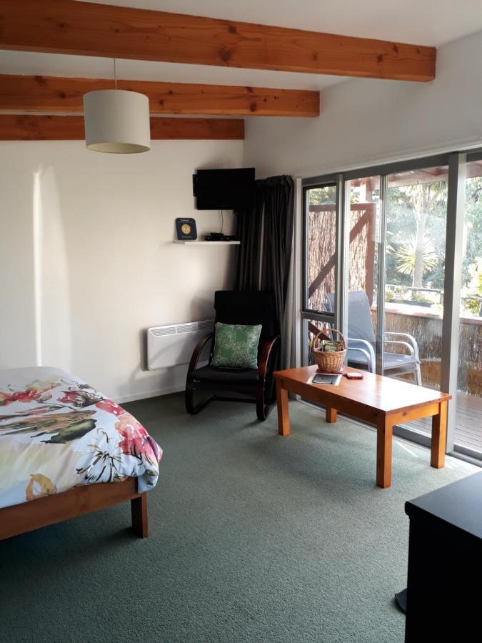 Cabbage Tree Chalet Parapara ภายนอก รูปภาพ